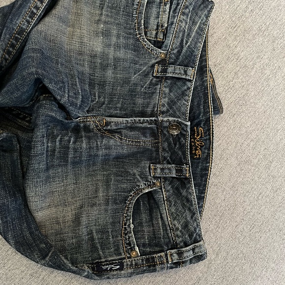 Like new. Silver‎ jeans. Size 29. Dark wash flare - Picture 4 of 4